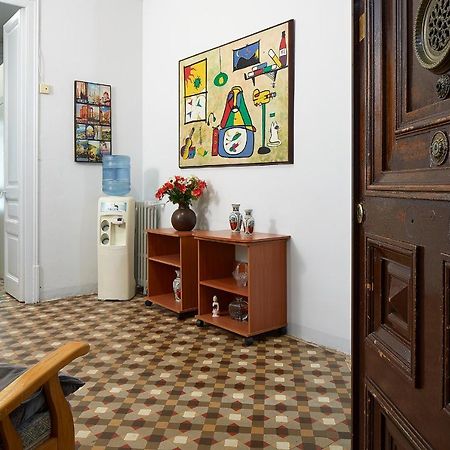 B&B Estudiantes Balmes Барселона Екстериор снимка