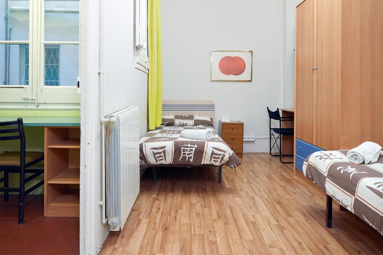 B&B Estudiantes Balmes Барселона Екстериор снимка
