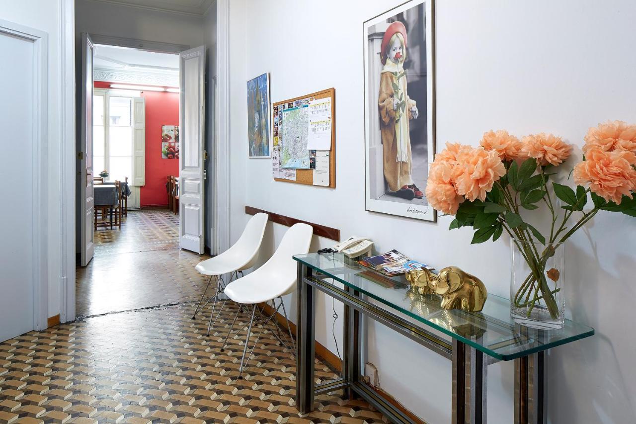 B&B Estudiantes Balmes Барселона Екстериор снимка