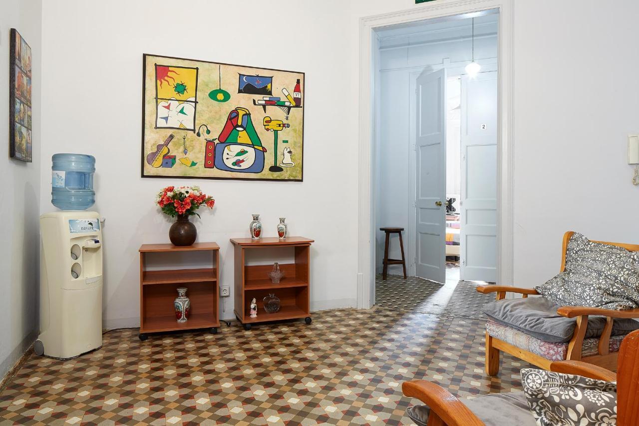 B&B Estudiantes Balmes Барселона Екстериор снимка