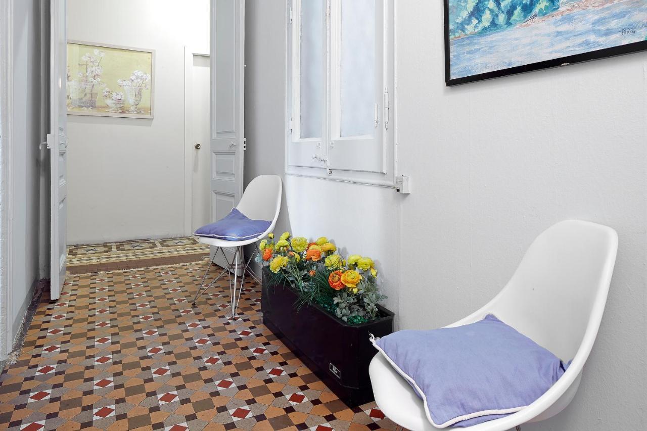 B&B Estudiantes Balmes Барселона Екстериор снимка