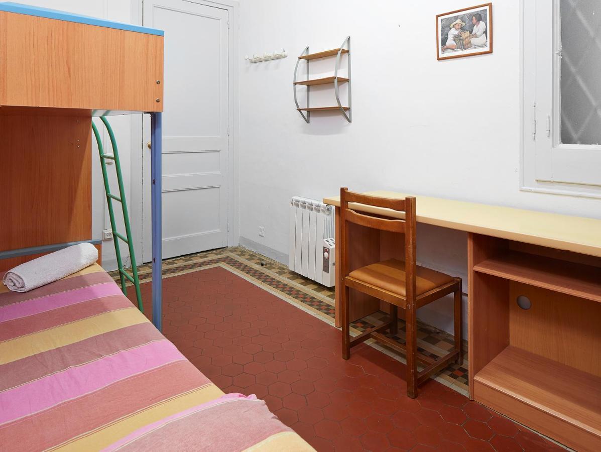 B&B Estudiantes Balmes Барселона Екстериор снимка