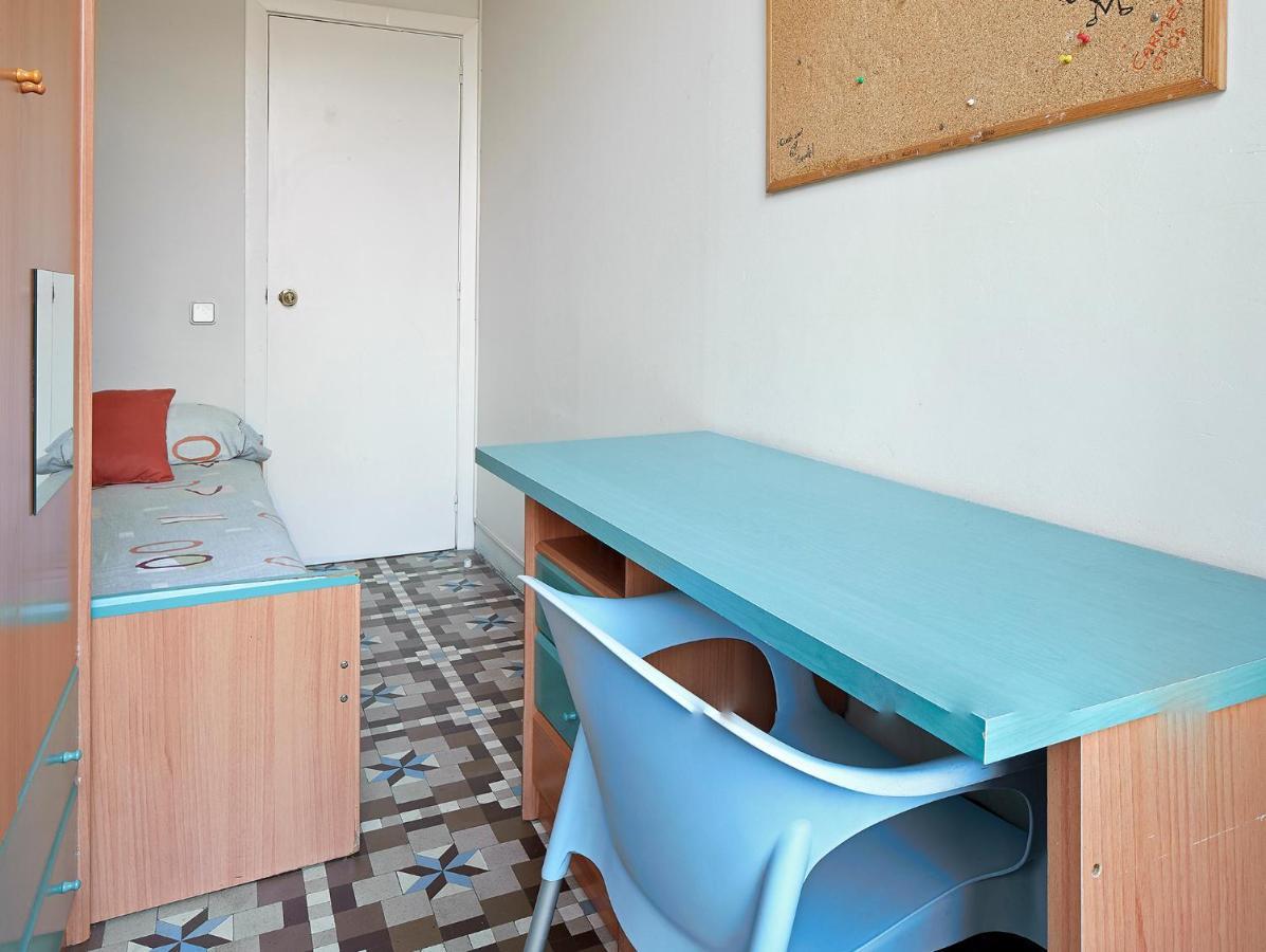 B&B Estudiantes Balmes Барселона Екстериор снимка
