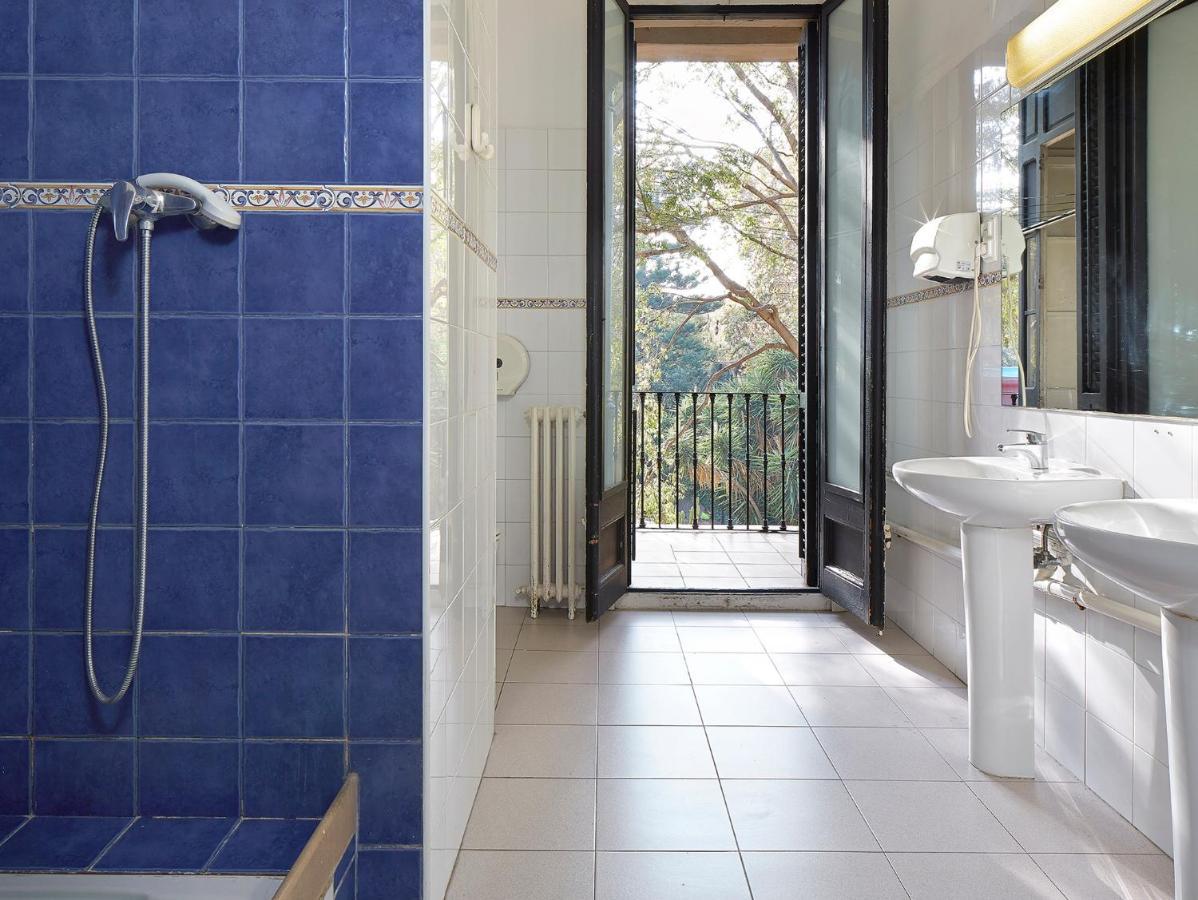B&B Estudiantes Balmes Барселона Екстериор снимка