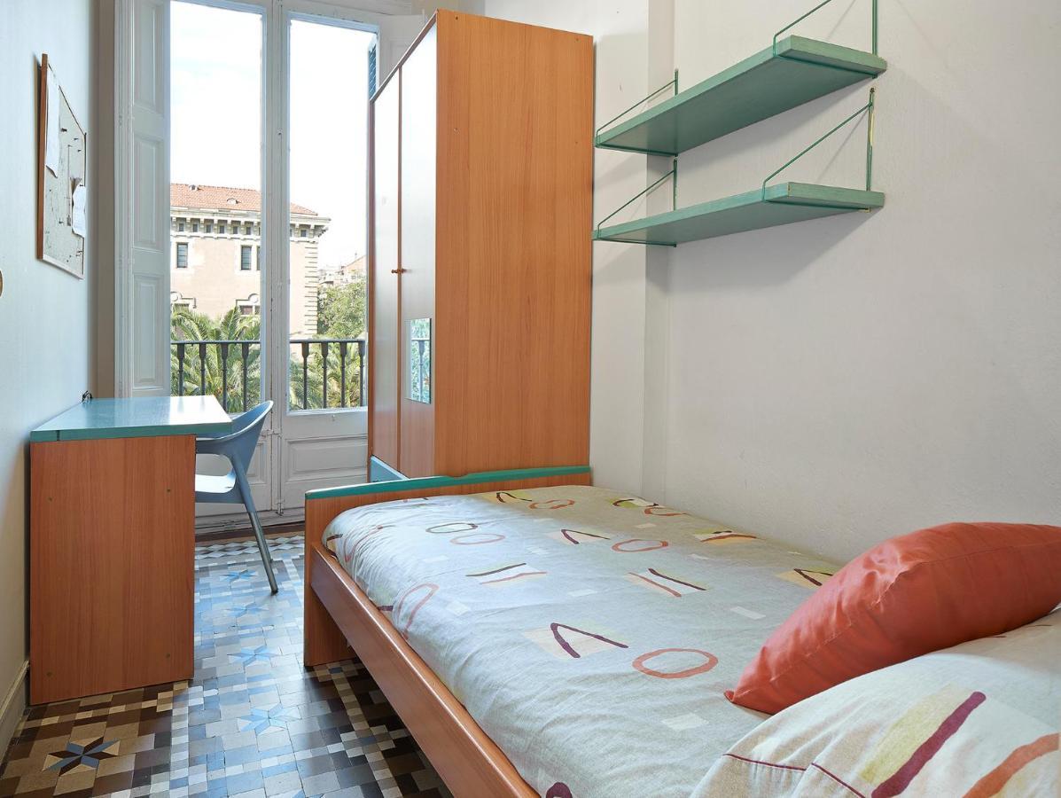 B&B Estudiantes Balmes Барселона Екстериор снимка
